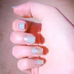 L'effetto finale del french manicure al contrario