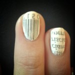 Nailart semplice realizzata con carta del giornale