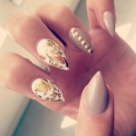 stiletto-nailart-forma-unghie